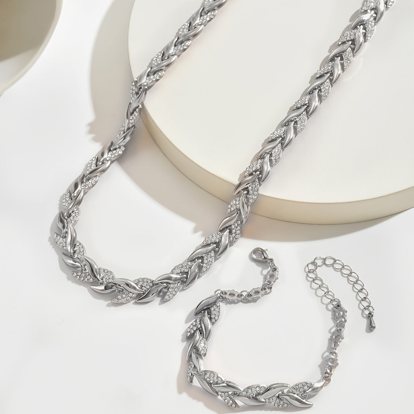 Elara | Timeless Leaf-Link Necklace & Bracelet Set
