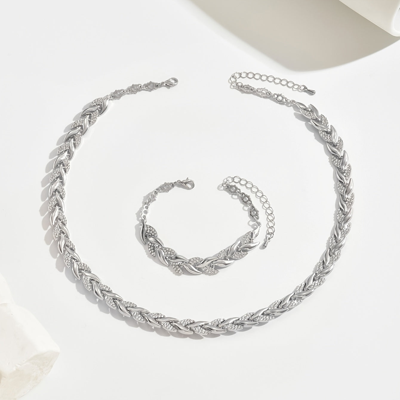 Elara | Timeless Leaf-Link Necklace & Bracelet Set